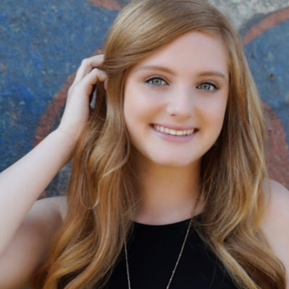 Meet your Posher, Abigail - Picture 1 of 1